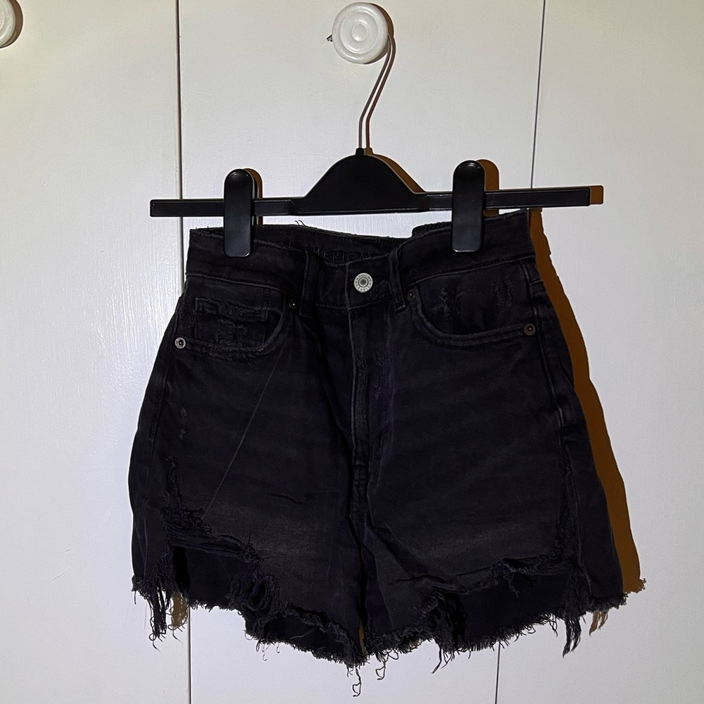 American Eagle ‘90s boyfriend high waisted shorts with comfort stretch waistband